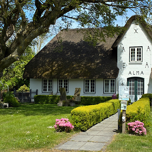 img 2025 05 17 155339 Traditionelles reetgedecktes Haus mit Garten in Morsum auf Sylt